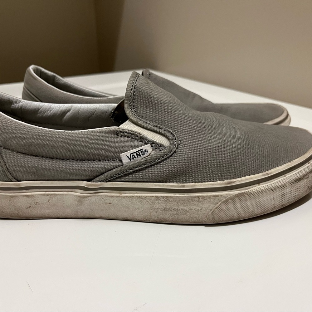 Vans - Picture 2 of 6